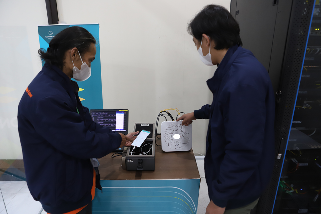 5G Technology: Opportunities and Challenges in Indonesia